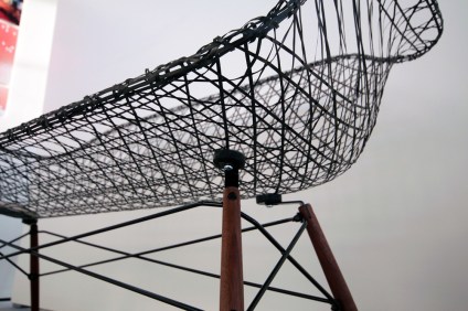 carbon_fiber_eames_sofa_matthew_strong_09